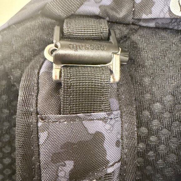 Pacsafe Vibe25 Anti-theft backpack - Picture 6 of 11